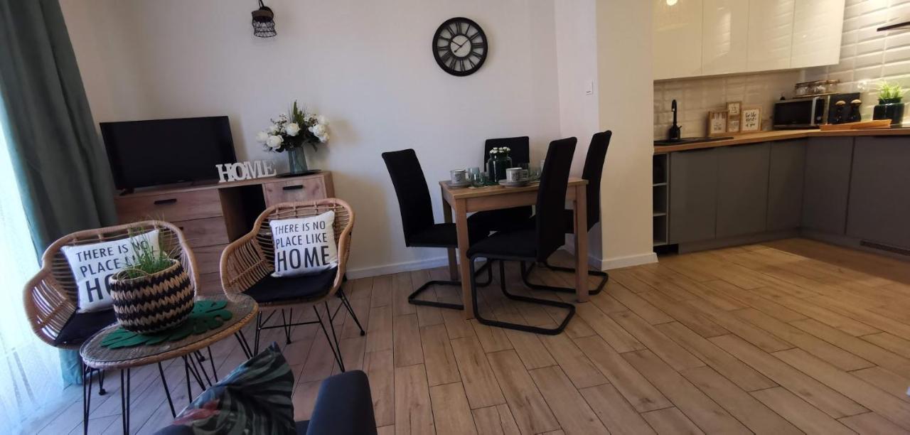 Apartament Kolobrzeg Port Welcome Home Bagian luar foto