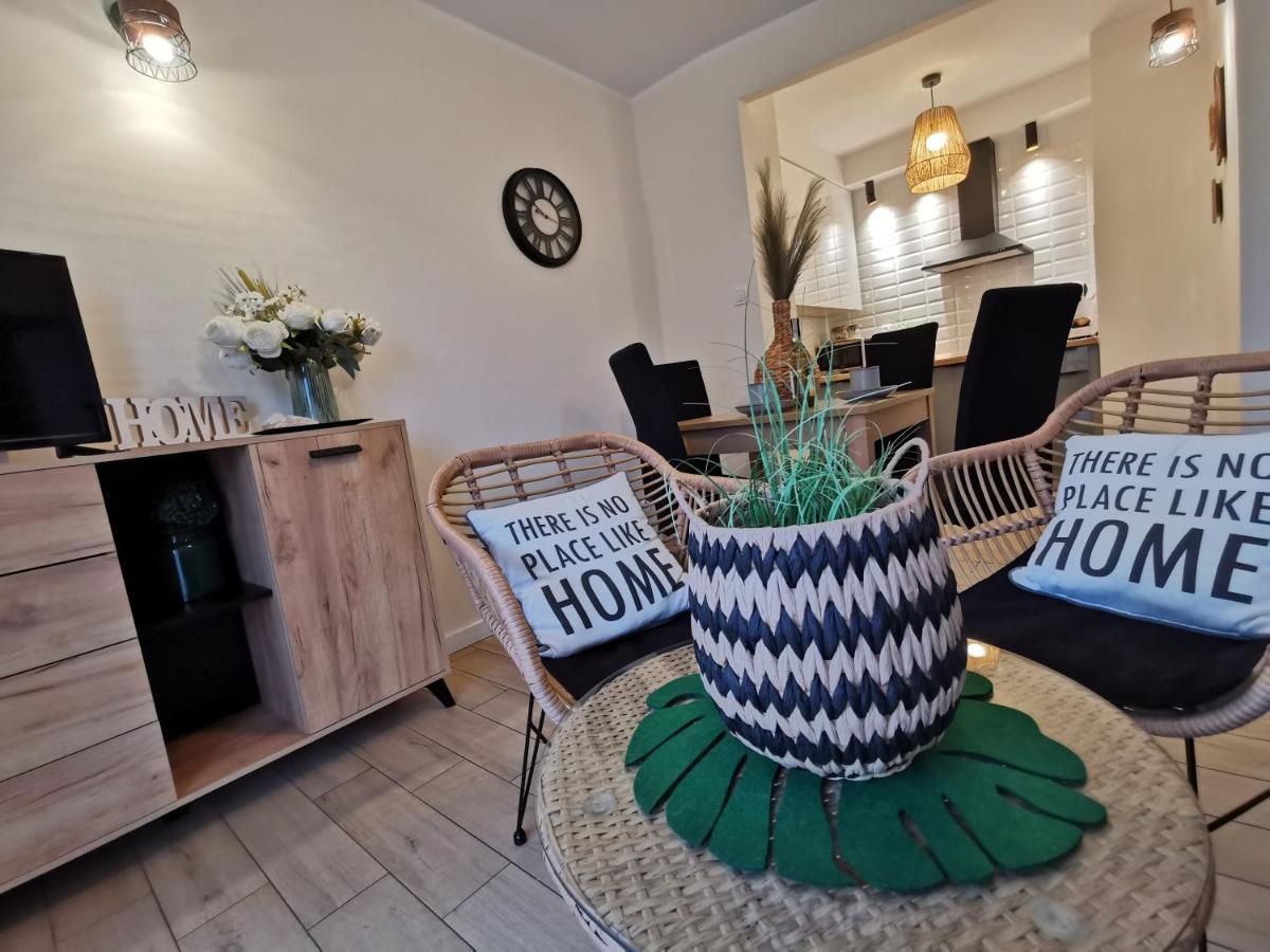 Apartament Kolobrzeg Port Welcome Home Bagian luar foto